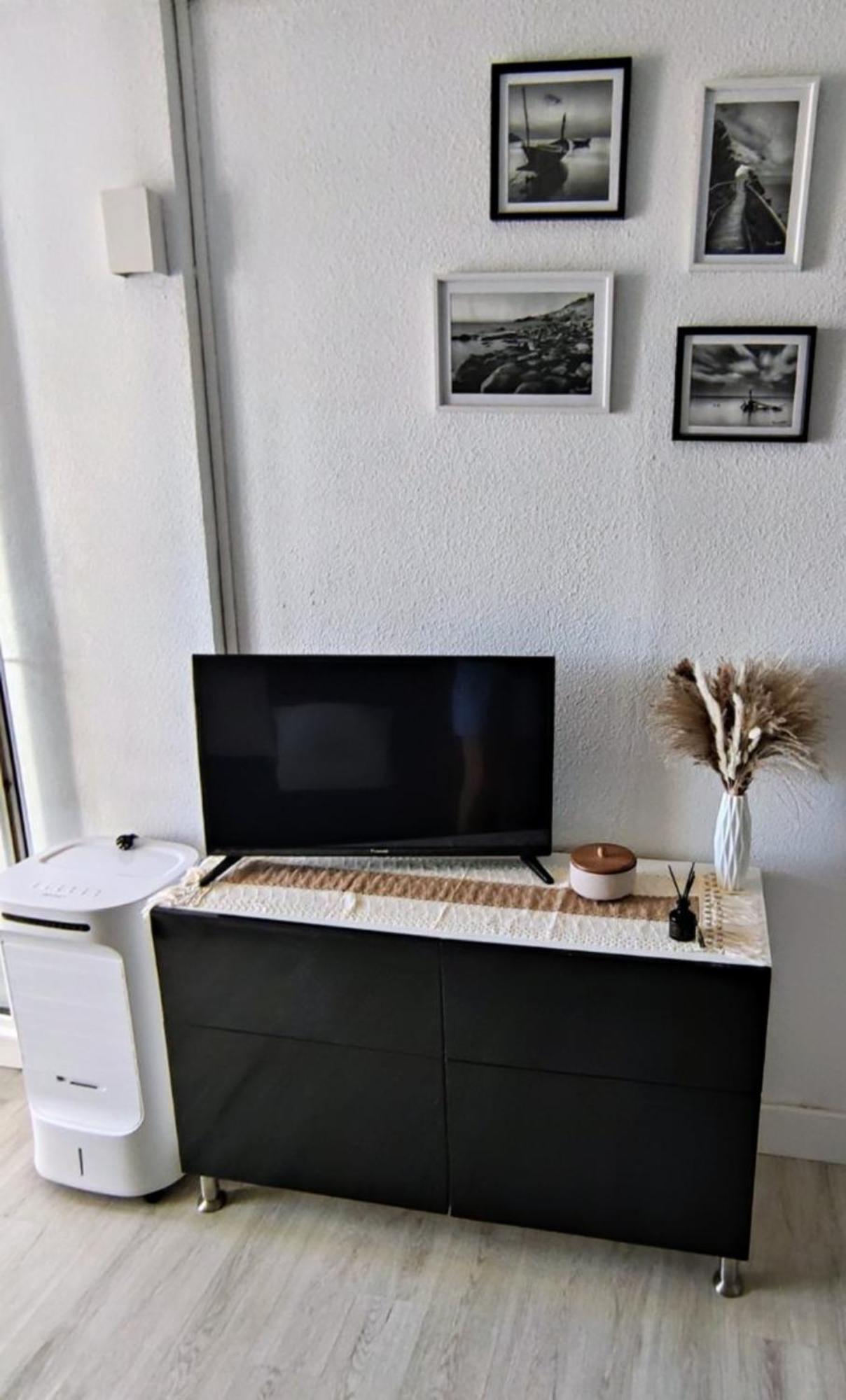 Studio Avec Vue Sublime Sur L'Etang Et Les Montagnes Catalanes Le Barcares Exterior photo