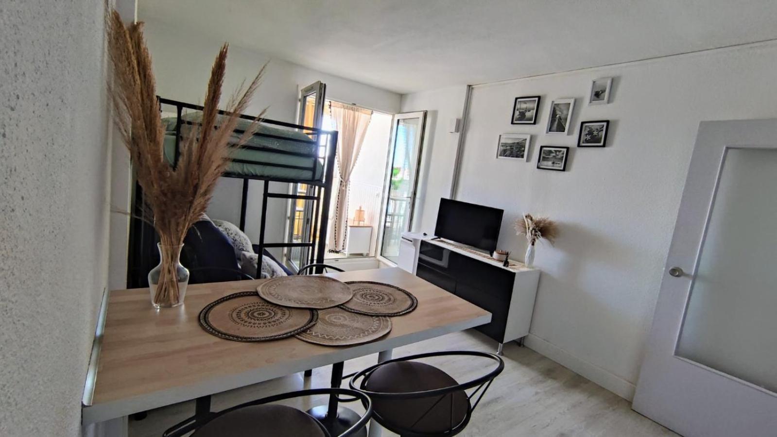 Studio Avec Vue Sublime Sur L'Etang Et Les Montagnes Catalanes Le Barcares Exterior photo